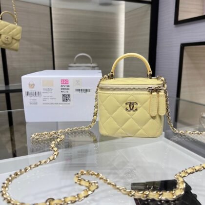 Vanity Case con cadena Chanel
