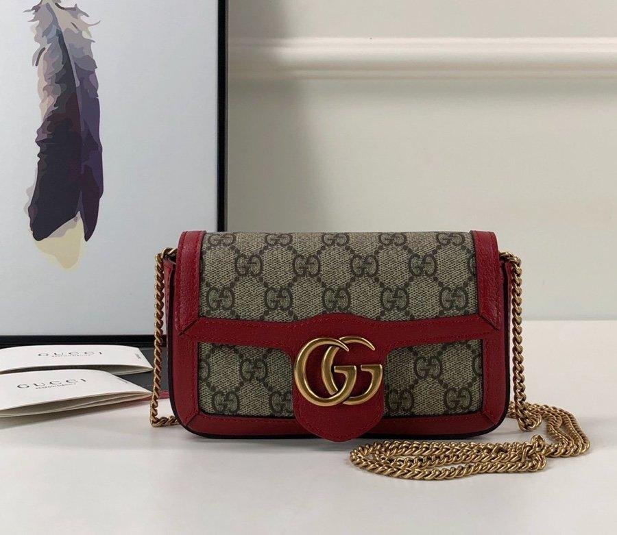 Microbolso GG Supreme de piel GUCCI