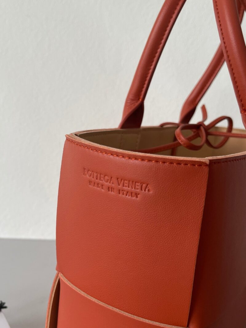 BOLSO TOTE ARCO BOTTEGA VENETA - Image 4