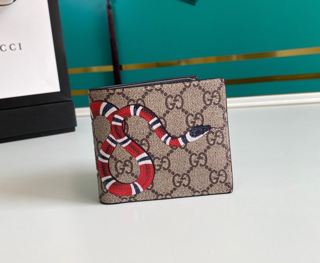 Cartera GG Supreme con Estampado de Serpiente Real GUCCI