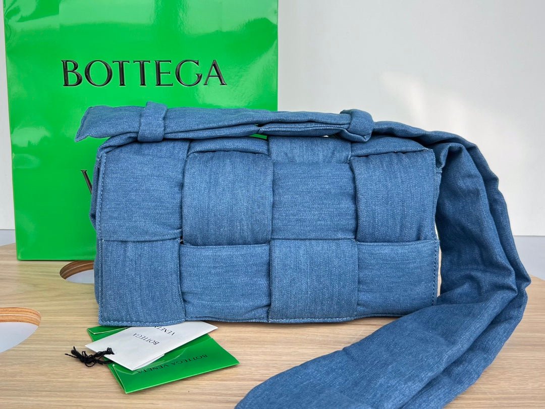 Bolso cassette acolchado BOTTEGA VENETA