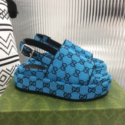 Sandalia con plataforma GG Gucci