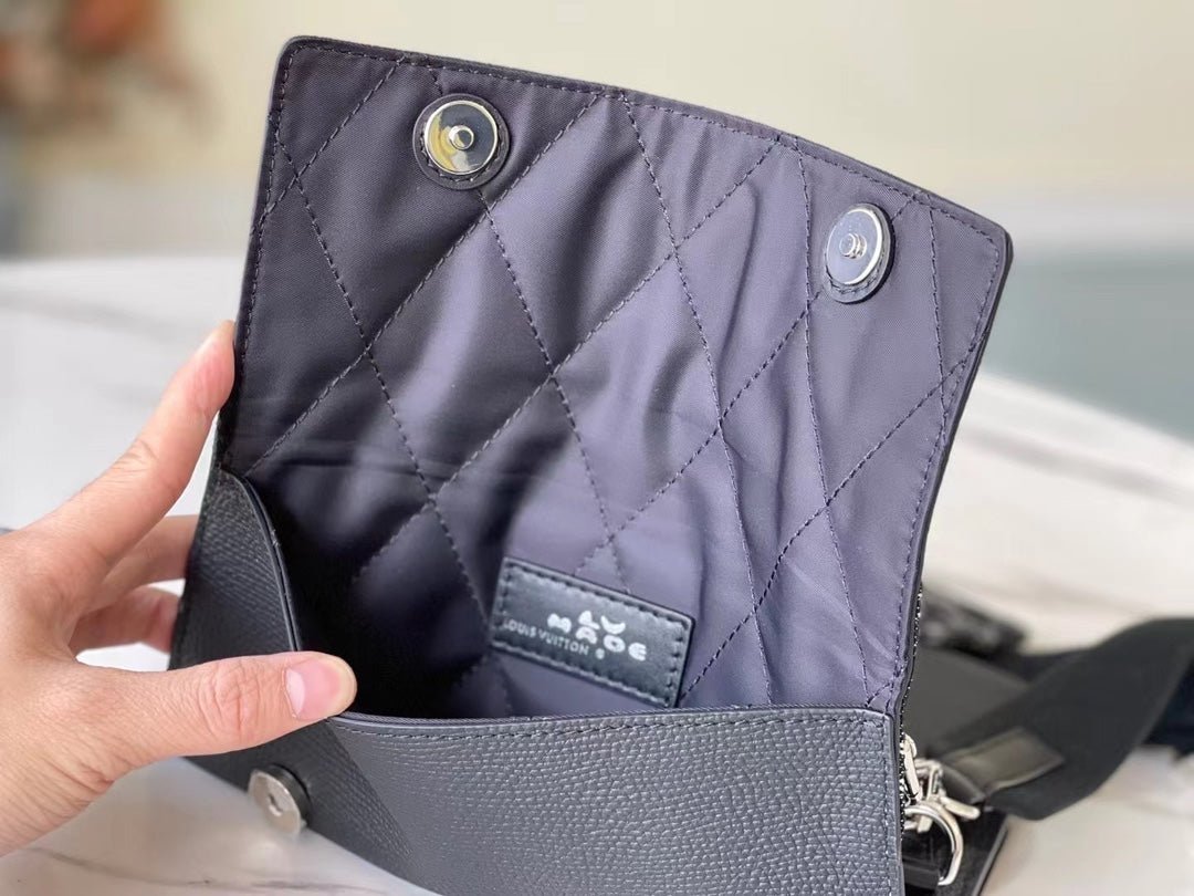 BOLSO TRIO POUCH Louis Vuitton - Imagen 4