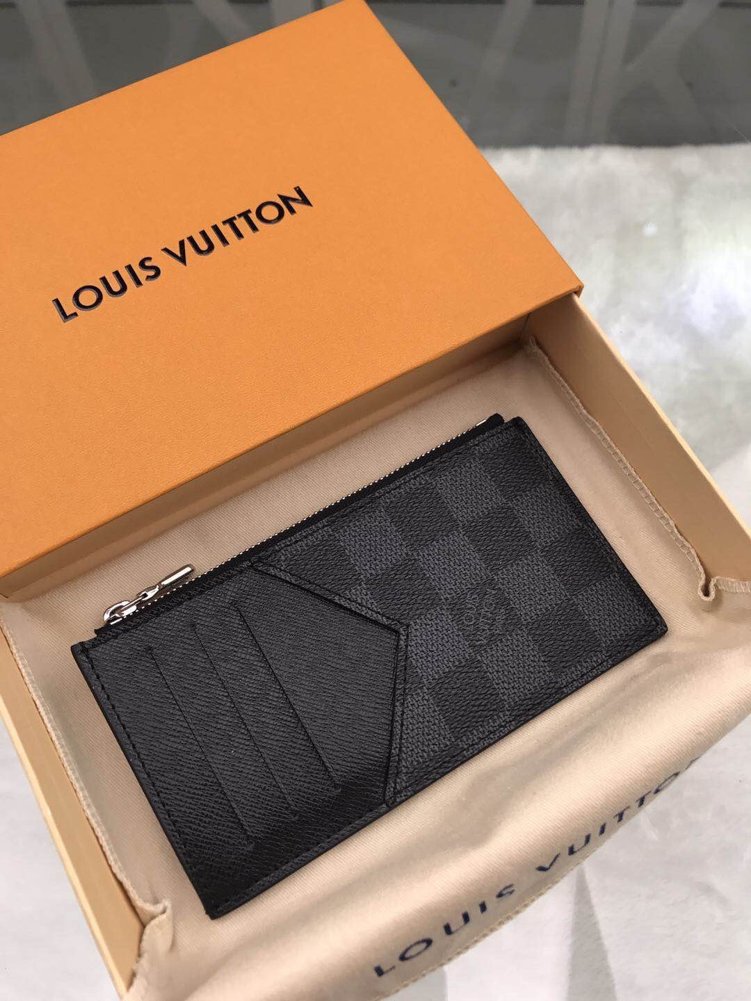 TARJETERO CON CREMALLERA Louis Vuitton