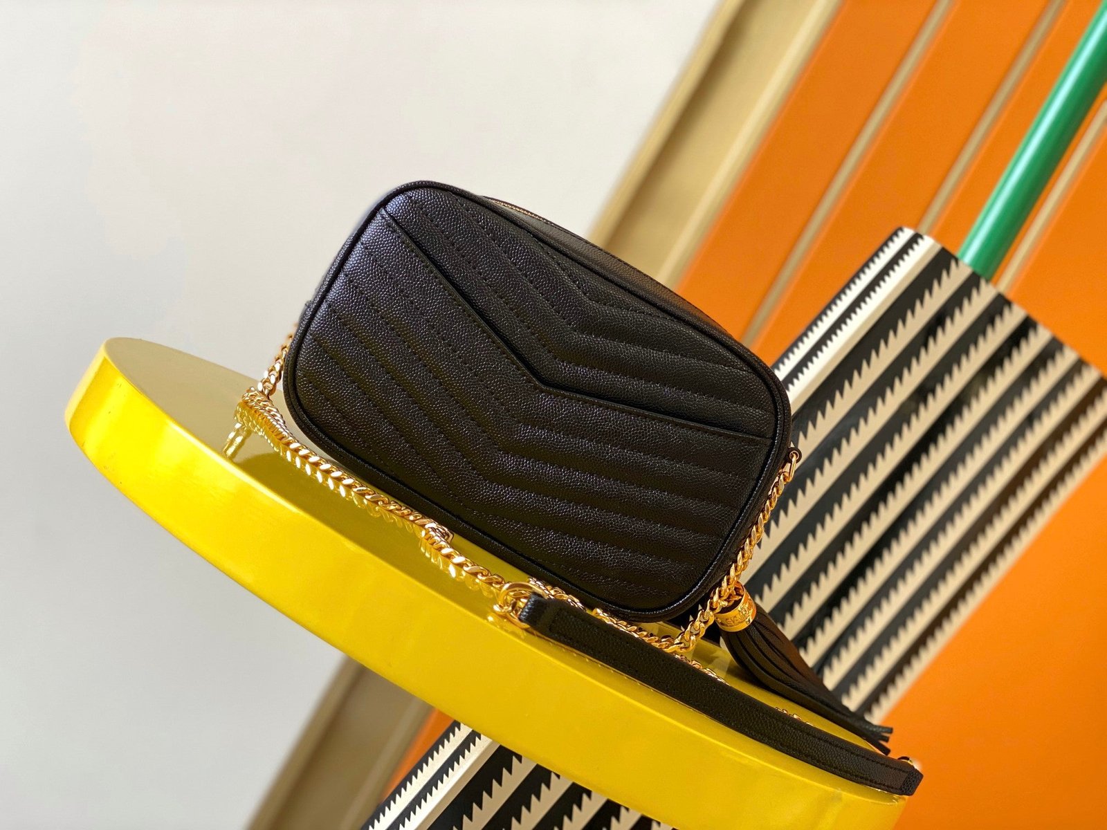 MINIBOLSO LOU DE PIEL ACOLCHADA YSL - Imagen 6