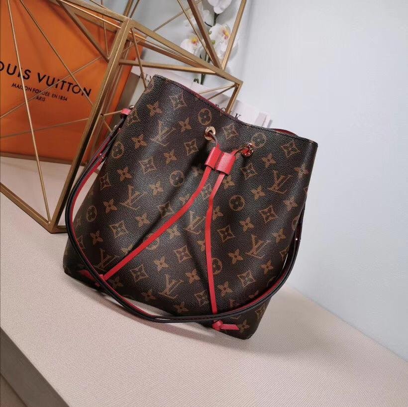 BOLSO NÉONOÉ LOUIS VUITTON