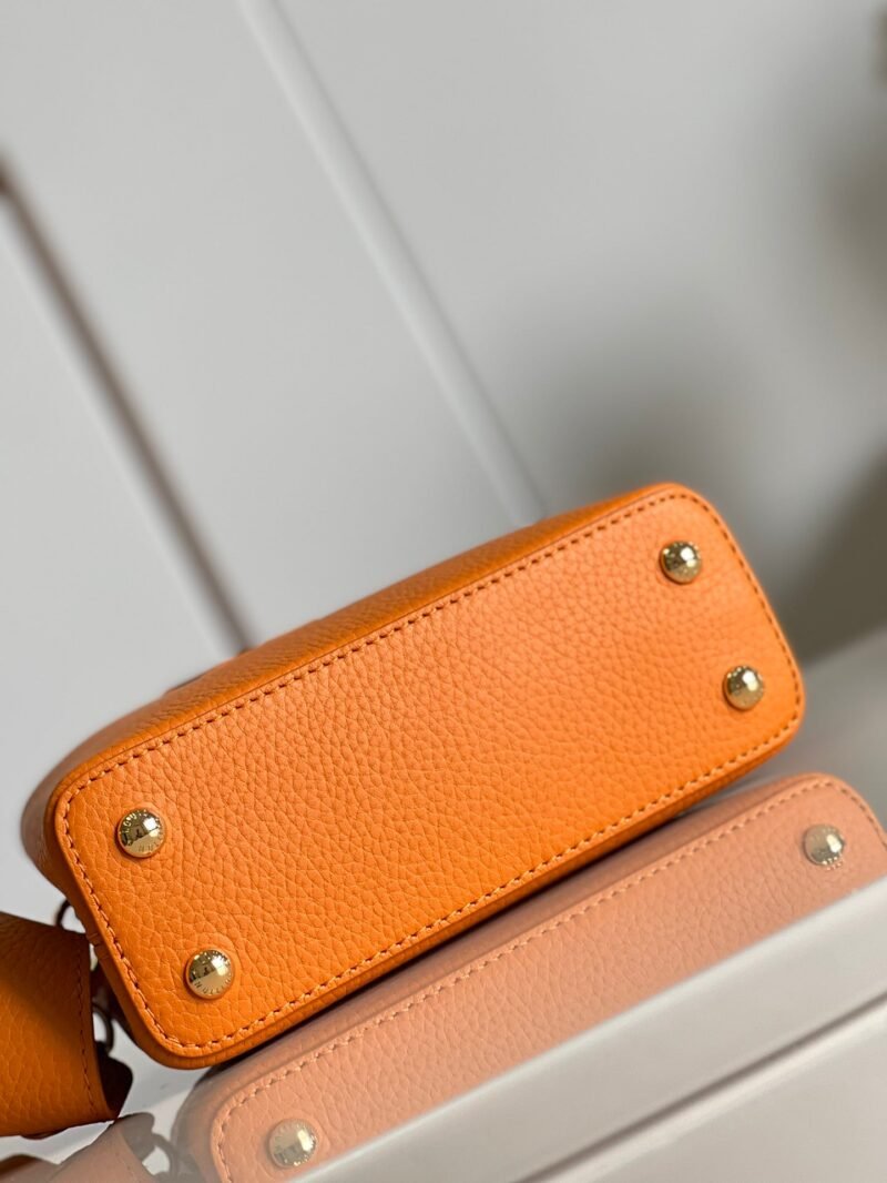 Bolso Capucines Mini Louis Vuitton - Imagen 7