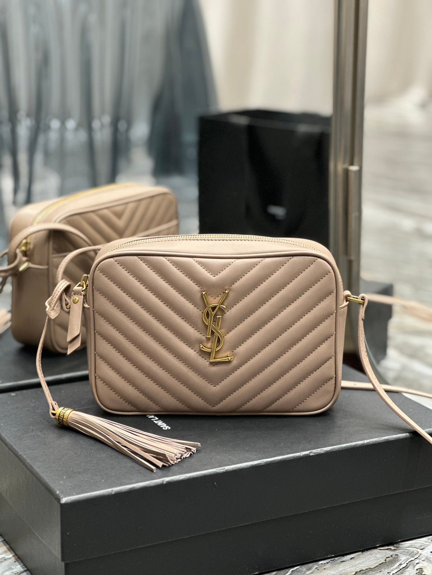 Bolso cámara Lou de piel YSL