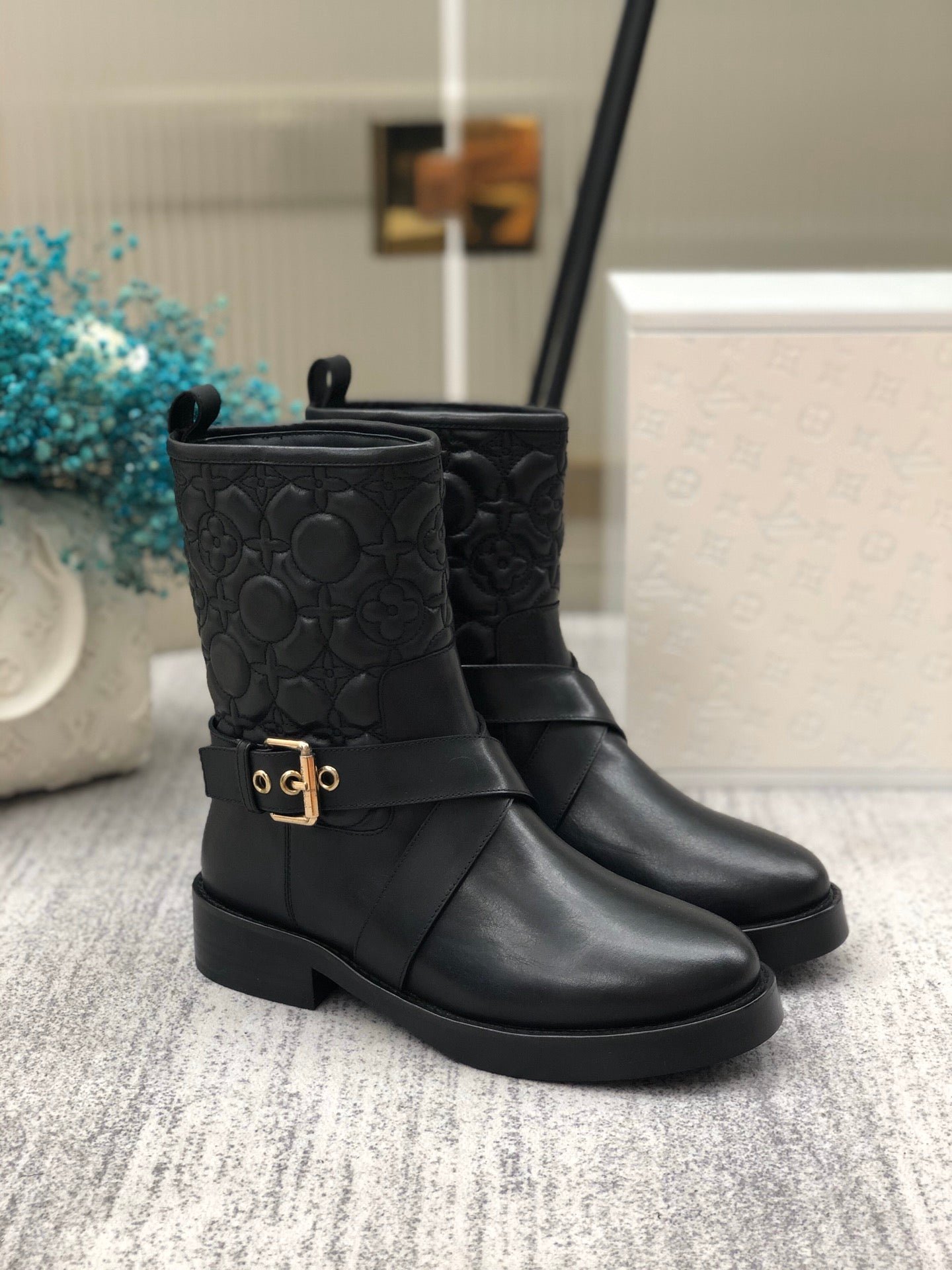 BOTA PLANA DE CAÑA ALTA TERRITORY LOUIS VUITTON