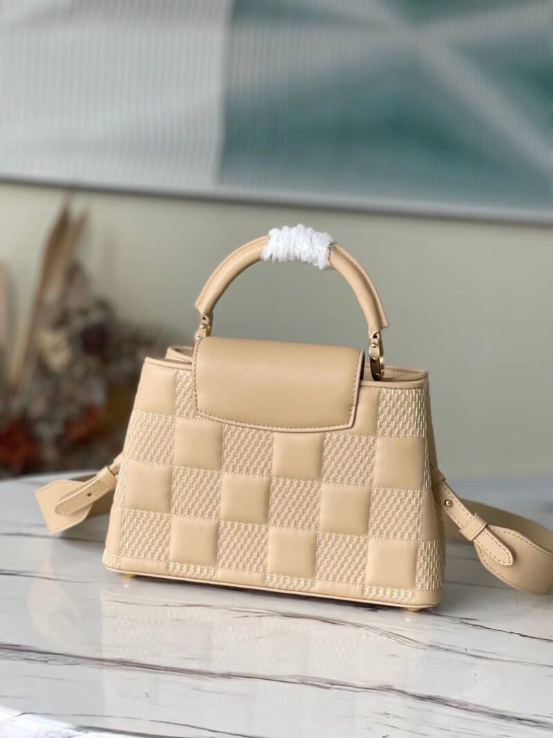 BOLSO CAPUCINES BB Louis Vuitton - Imagen 4
