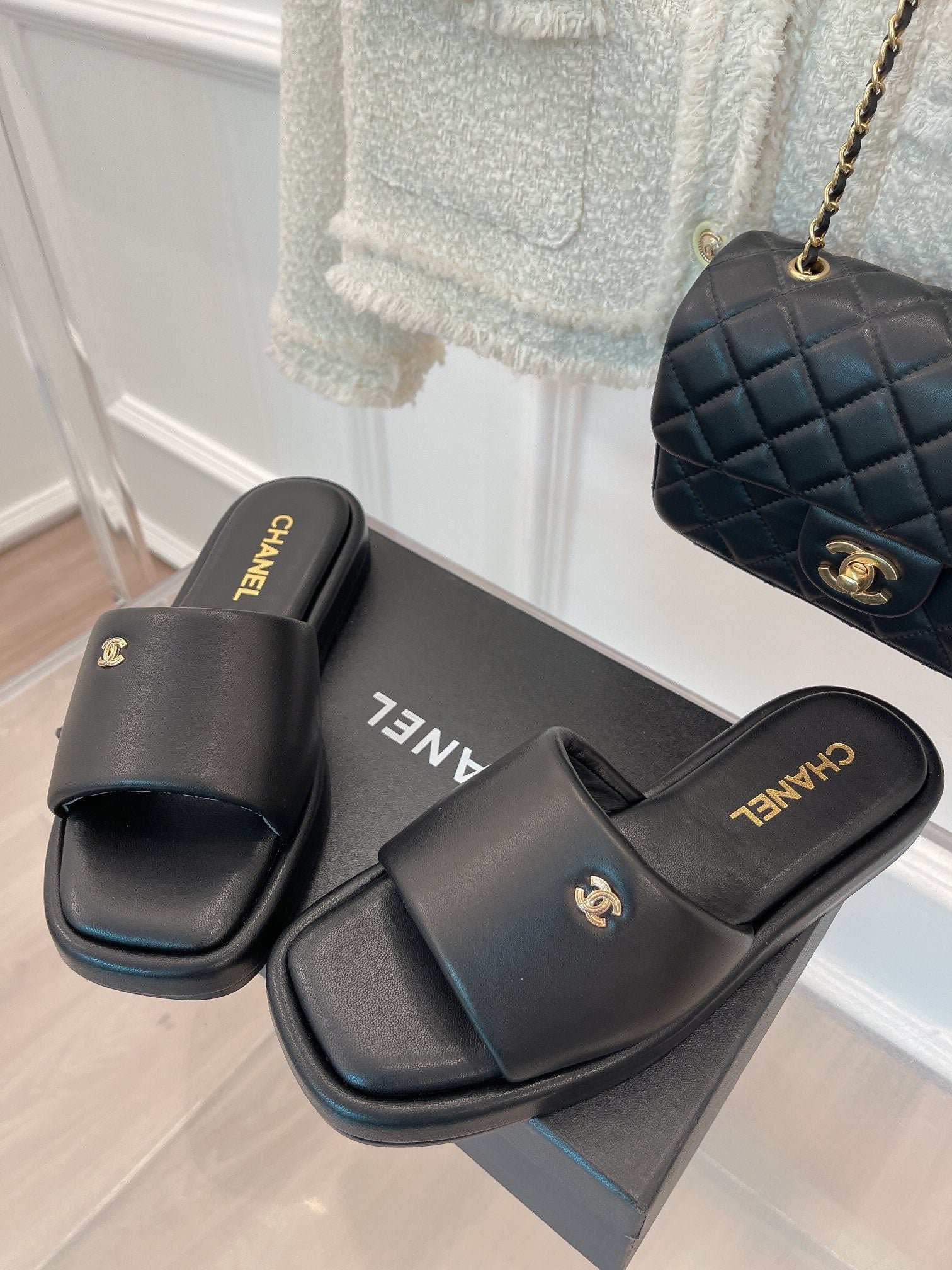 Chinelas chanel