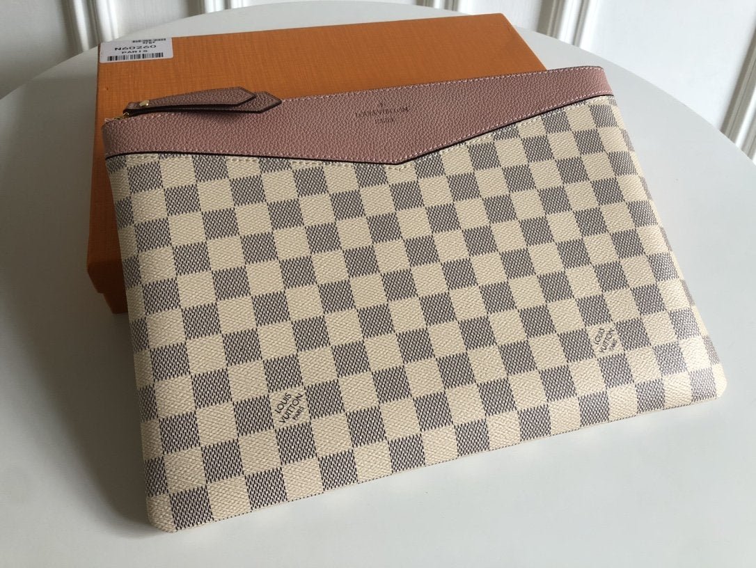 DAILY POUCH Louis Vuitton