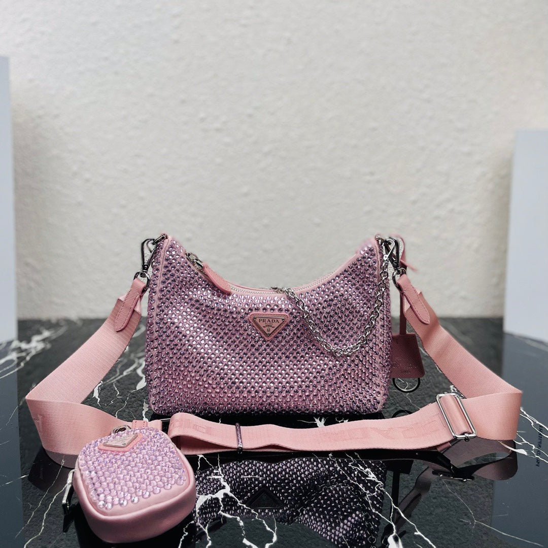 Bolso Prada Re-Edition 2005 con cristales