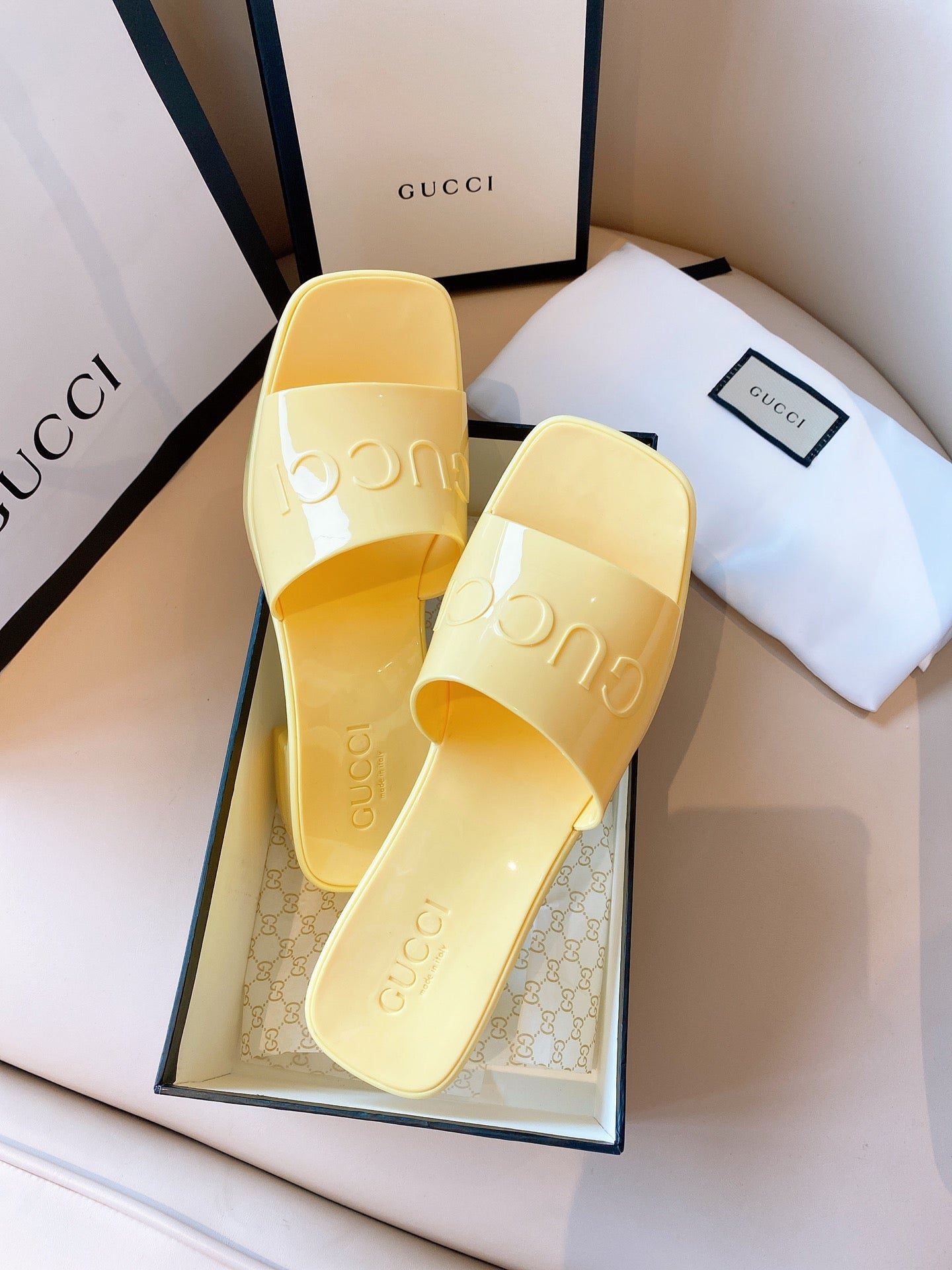 Chancla de Goma Gucci