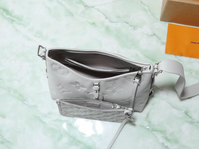 Bolso CarryAll PM Louis Vuitton - Imagen 11