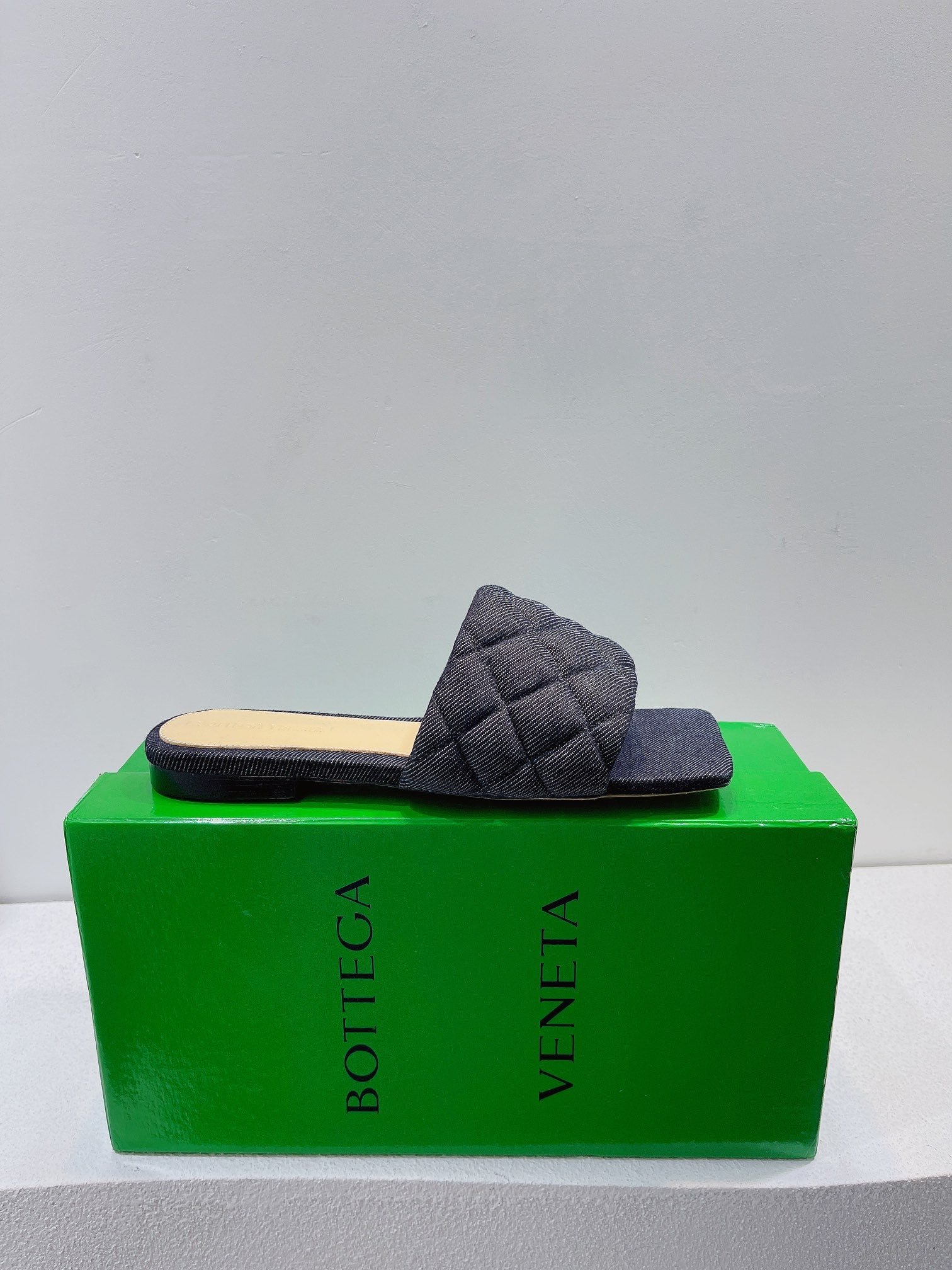 Sandalia Plana Acolchada BOTTEGA VENETA