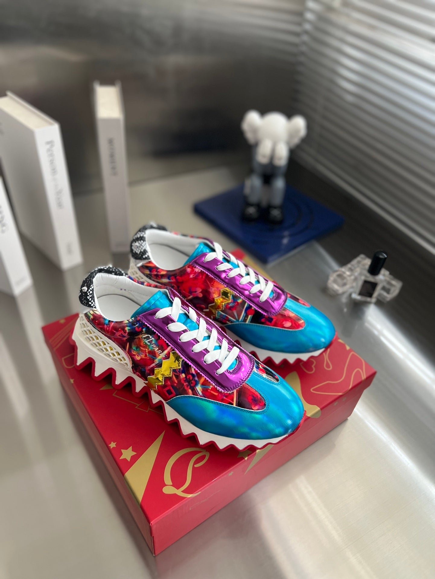 Loubishark CHRISTIAN LOUBOUTIN