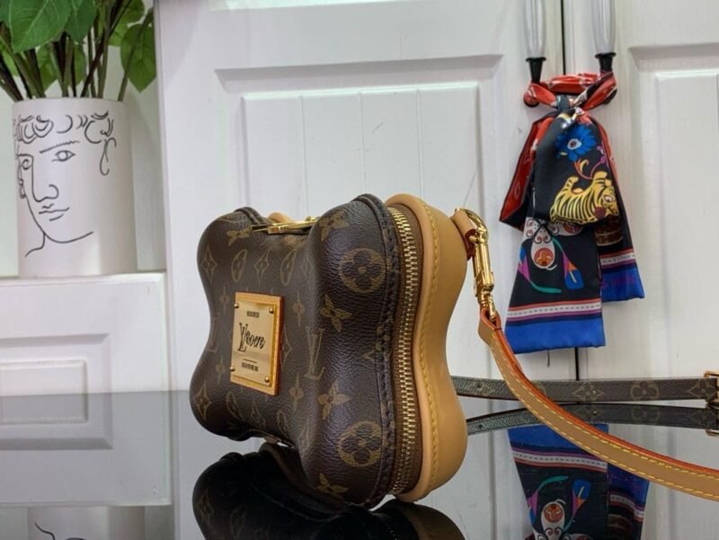 Cartera Bone con bandolera Louis Vuitton - Imagen 2