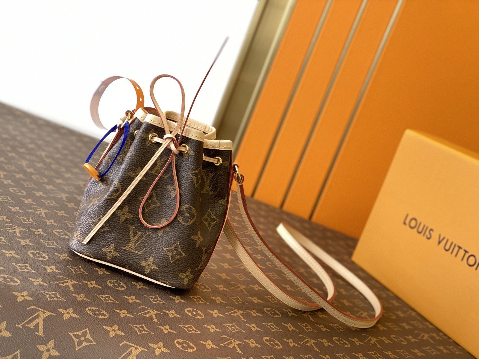 BOLSO NANO NOÉ LOUIS VUITTON