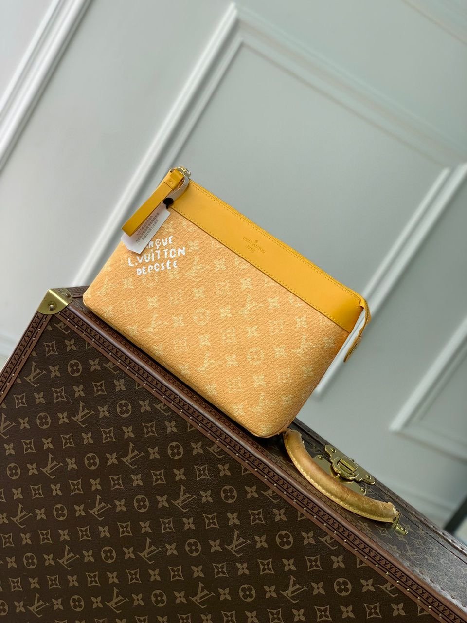 Cartera de mano Pochette Voyage Souple Louis Vuitton