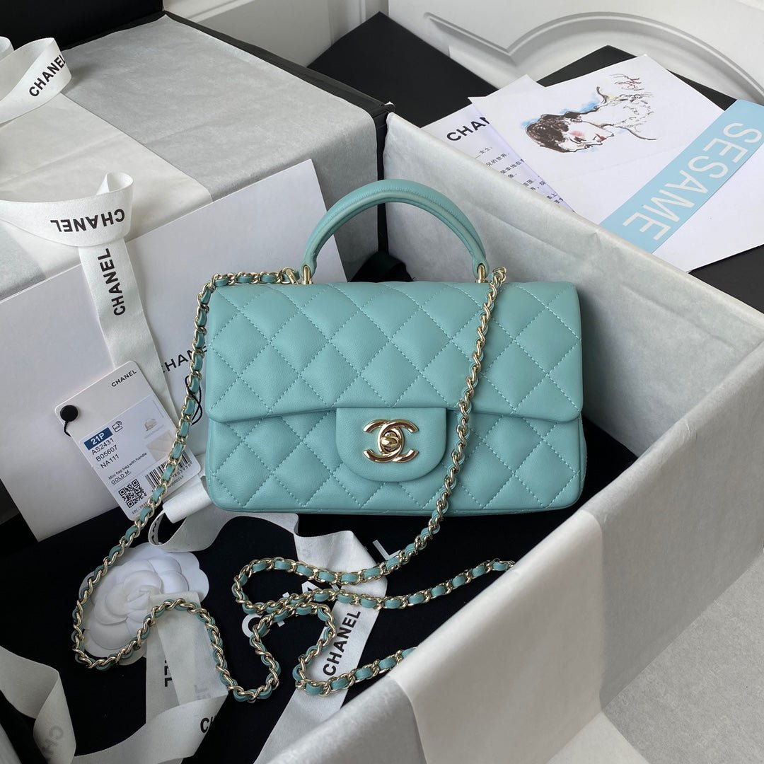 BOLSO PEQUEÑO CON SOLAPA Y ASA DE MANO CHANEL