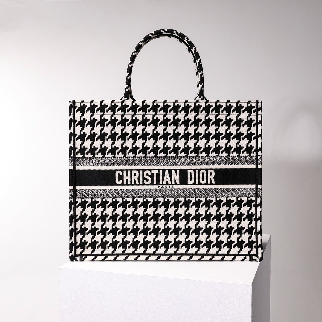 BOOK TOTE DIOR