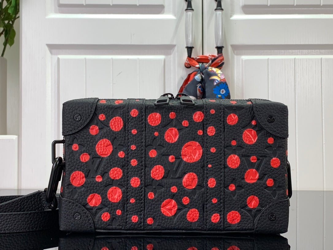 LV x YK Cartera Soft Trunk LOUIS VUITTON
