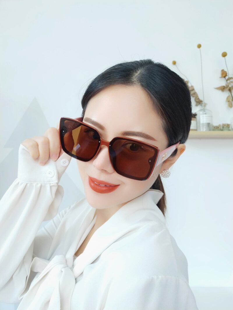 Gafas de sol cuadradas GUCCI - Imagen 3