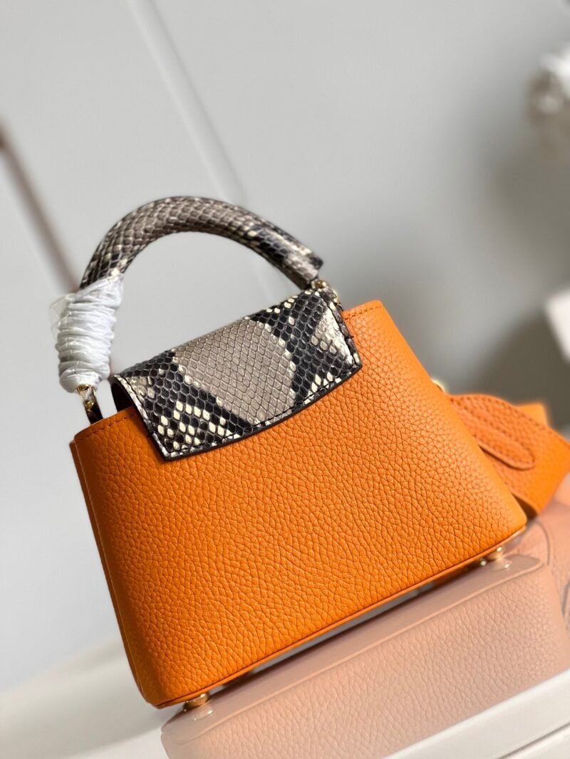 Bolso Capucines Mini Louis Vuitton - Imagen 5