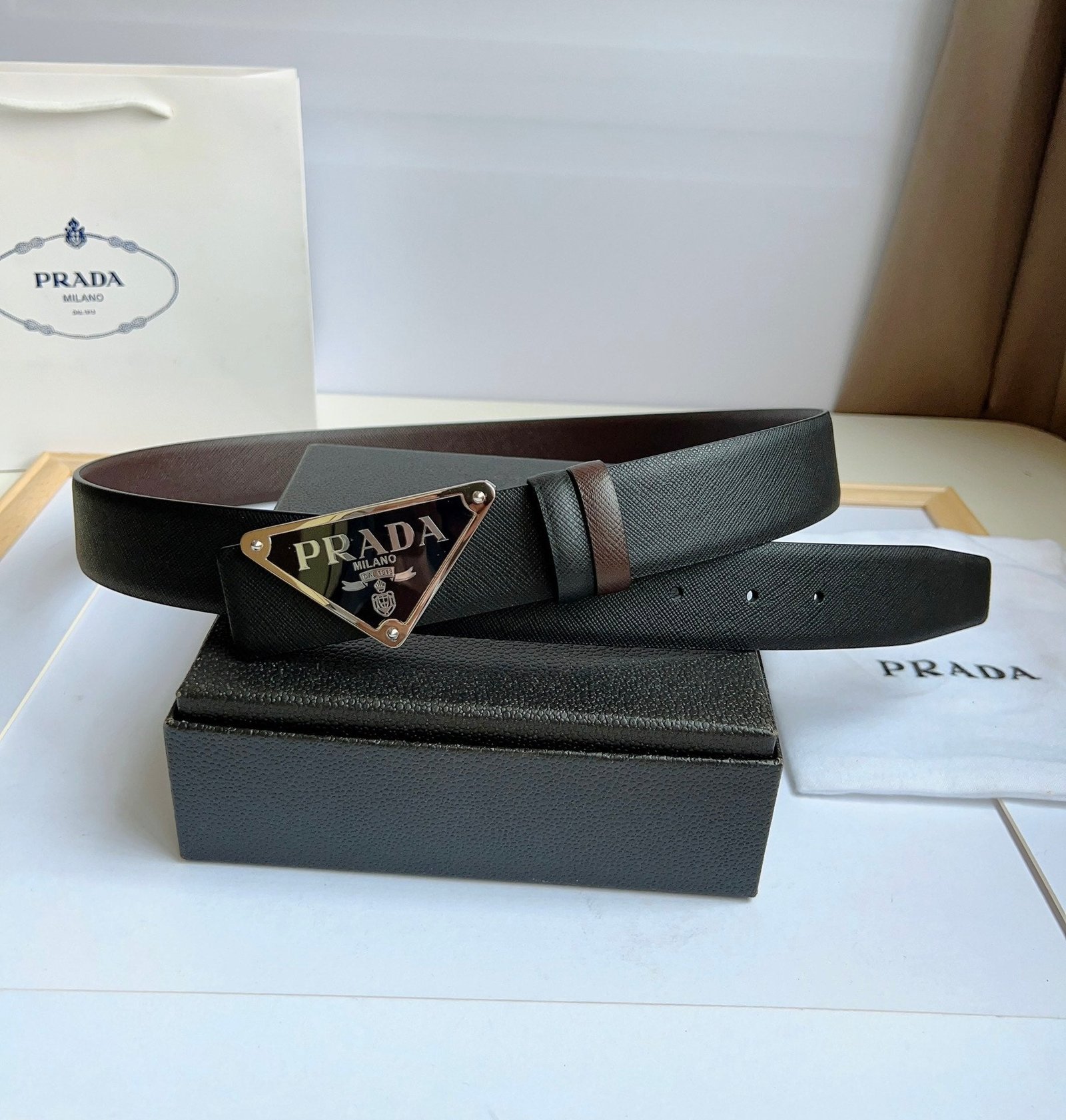 Cinturón de piel Saffiano Reversible PRADA