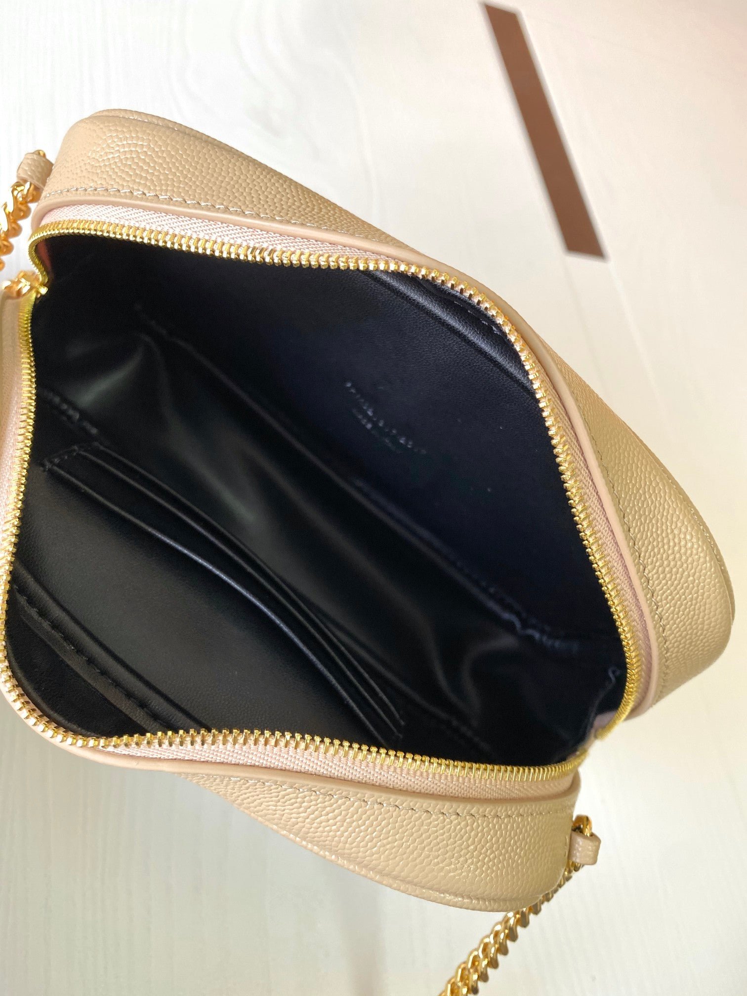 MINIBOLSO LOU DE PIEL ACOLCHADA YSL - Imagen 8