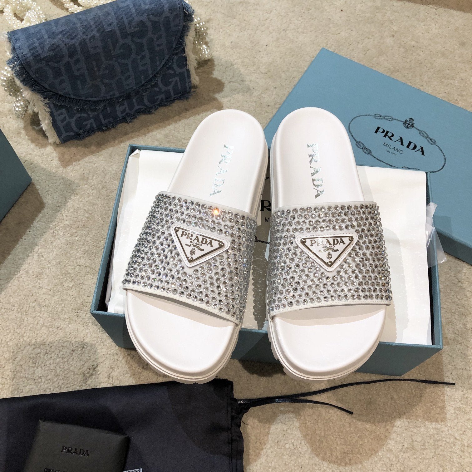 Sandalias chancla con cristales artificiales PRADA