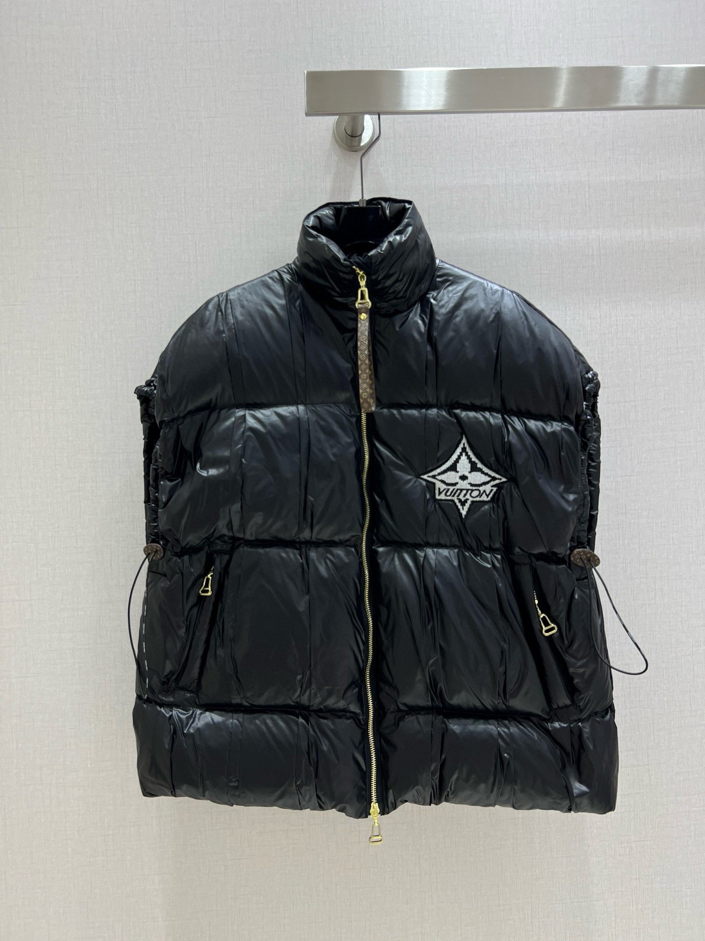 Chaleco técnico de plumas con cordón LOUIS VUITTON
