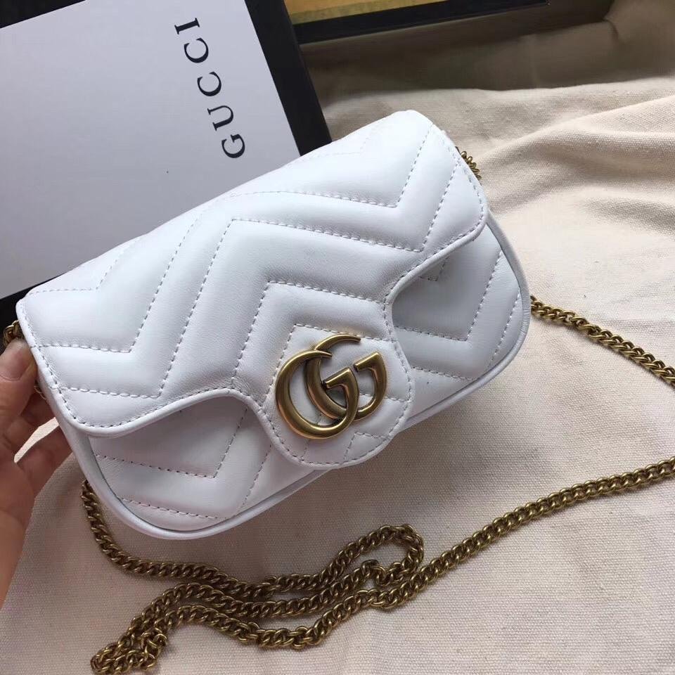 Microbolso GG Marmont de Piel Matelassé GUCCI