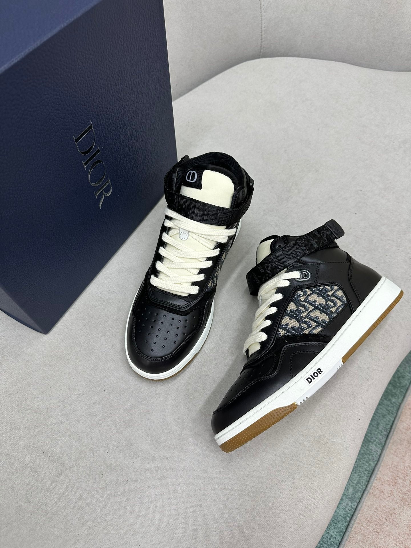 Sneaker caña alta B27 DIOR
