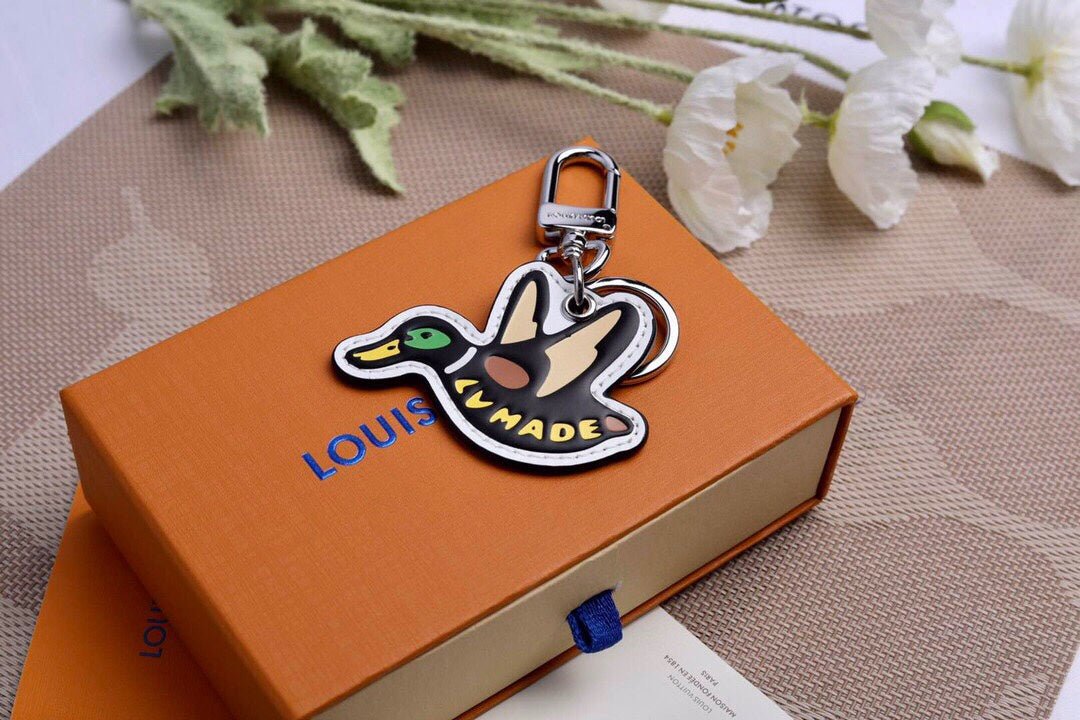 Colgante y llavero duck Louis Vuitton
