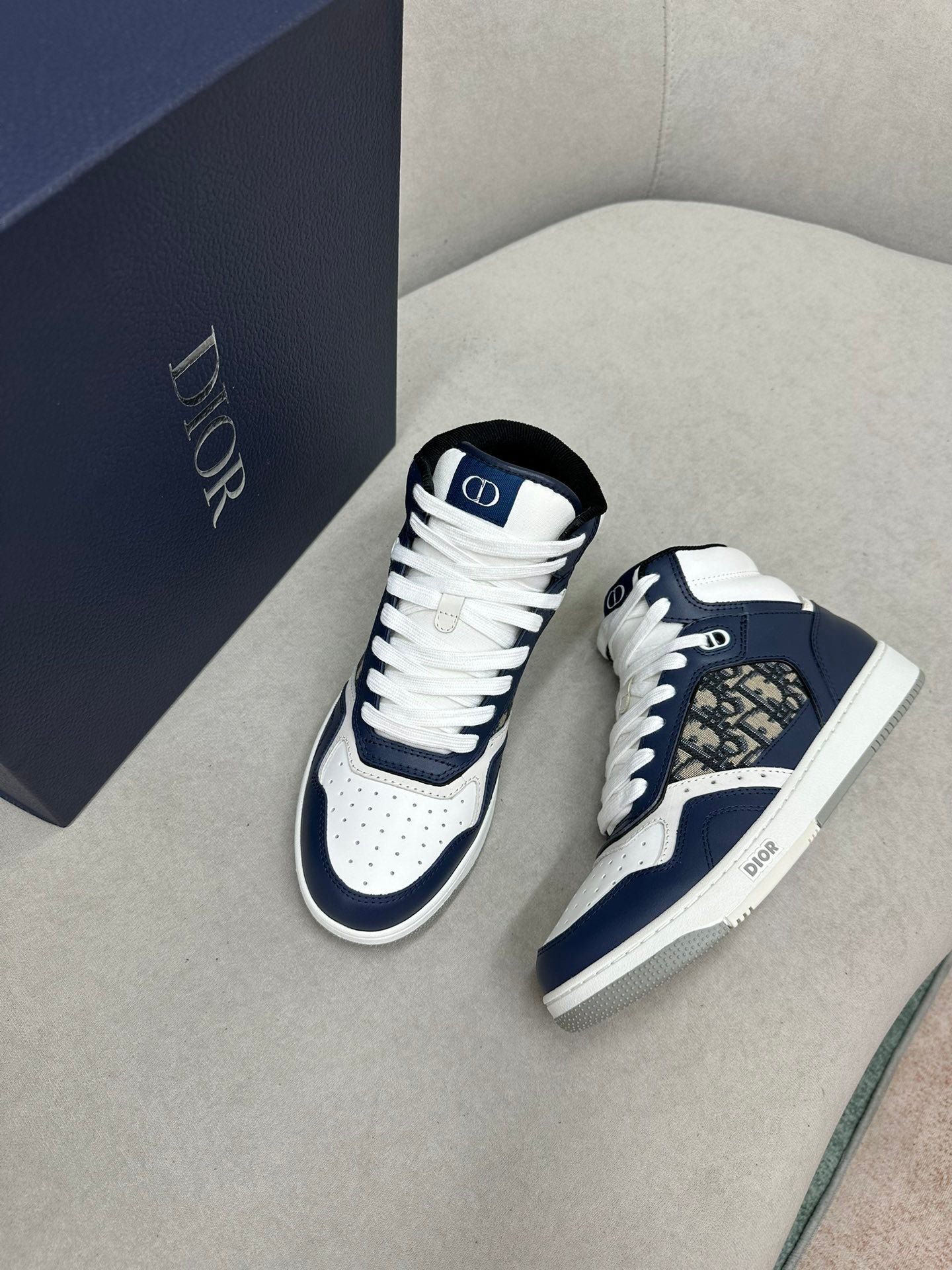 Sneaker caña alta B27 DIOR