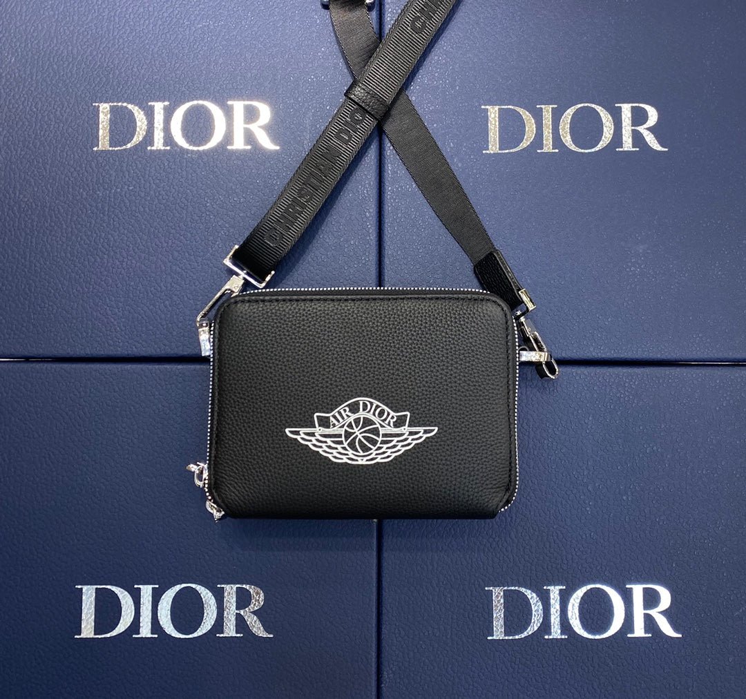 Bolso Dior x Jordan Wings Messenger