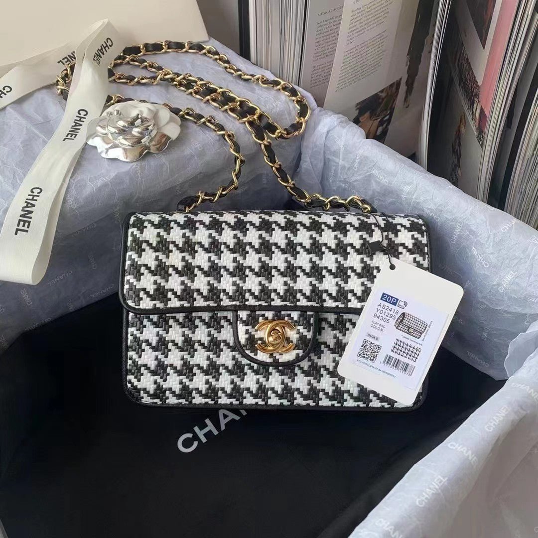 Bolso grande con solapa Chanel