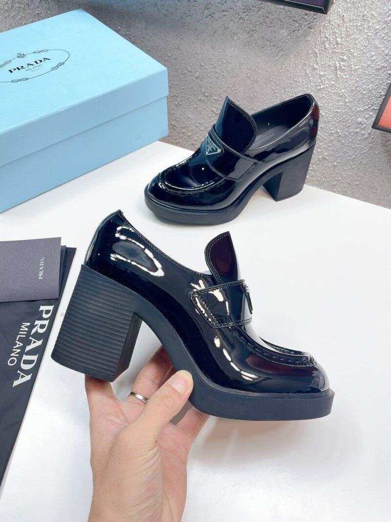 Mocasines de tacón, piel cepillada PRADA - Imagen 6