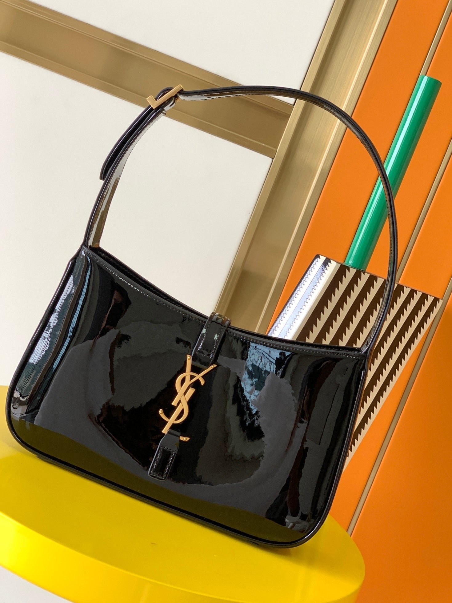 Bolso estilo hobo le 5 à 7 YSL