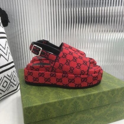 Sandalia con plataforma GG Gucci