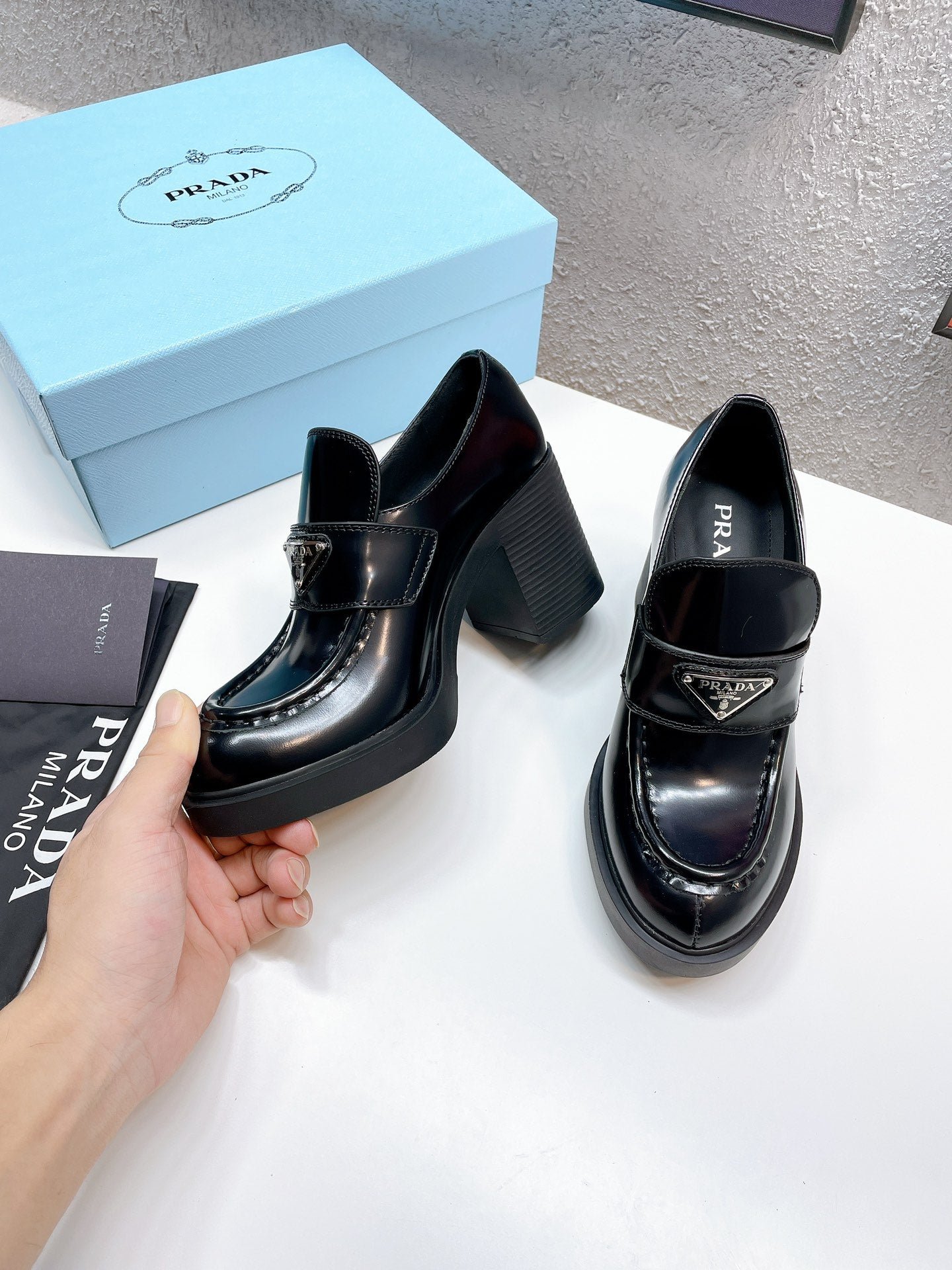 Mocasines de tacón, piel cepillada PRADA