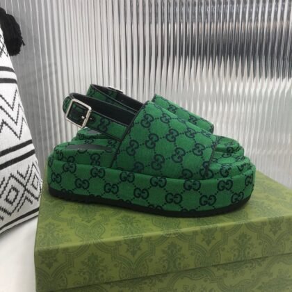 Sandalia con plataforma GG Gucci