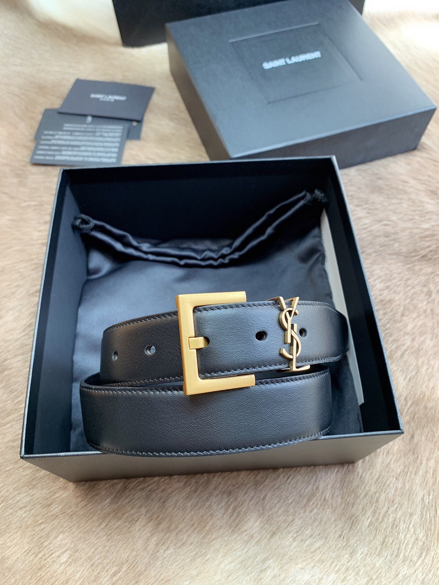 Cinturón de hebilla cuadrada YSL