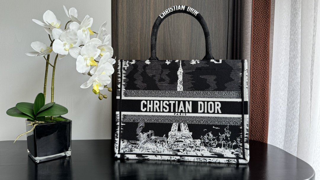 Dior Book Tote mediano