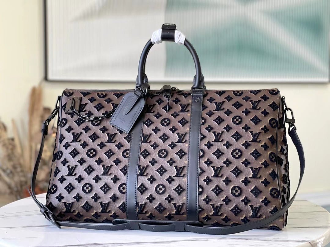 Bolso Keepall Triangle Bandoulière 50 Louis Vuitton