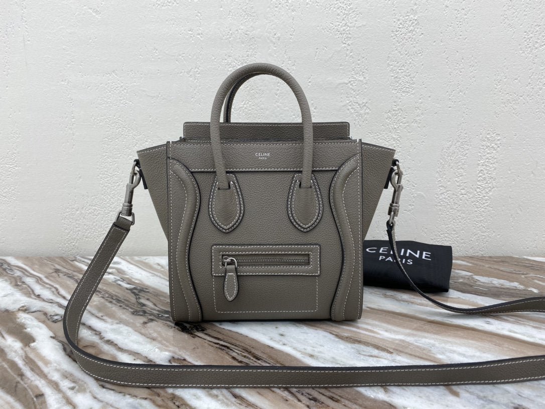 BOLSO LUGGAGE NANO DE PIEL MARTILLADA CELINE