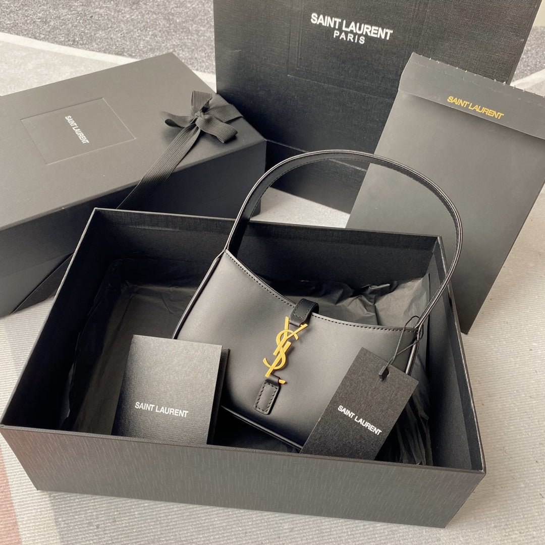 Bolso estilo hobo le 5 a 7 pequeño YSL