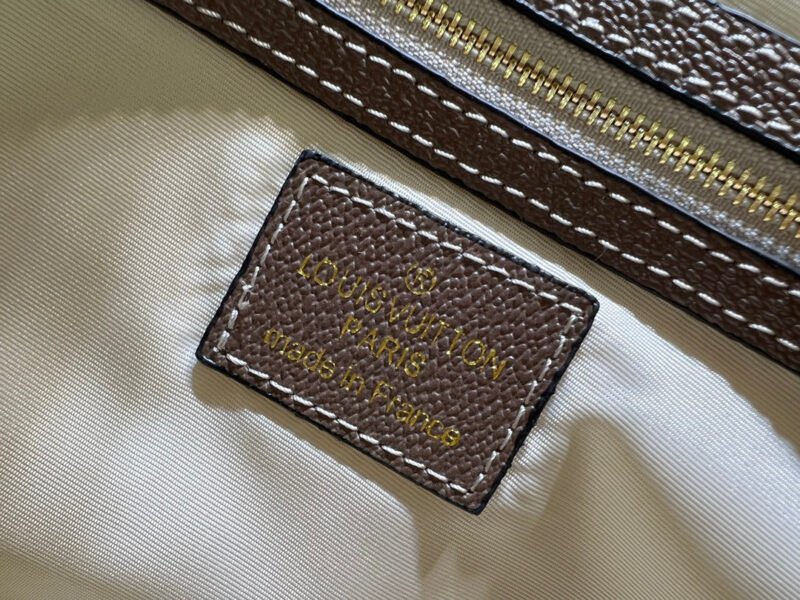 Bolso Keepall 50 con bandolera LOUIS VUITTON - Imagen 9